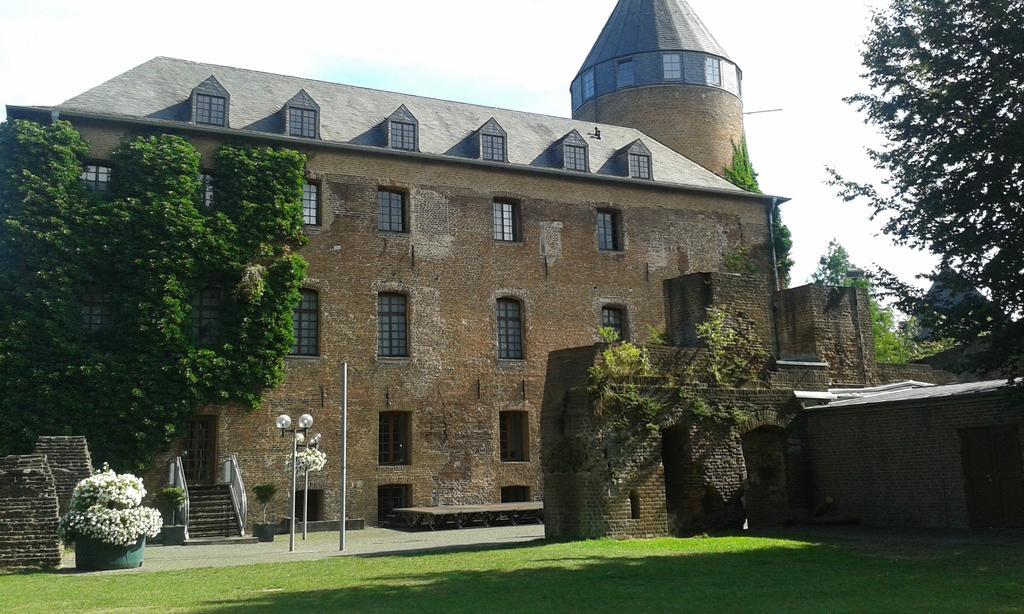 Ferienhaus Burgblick Brueggen Bilik gambar